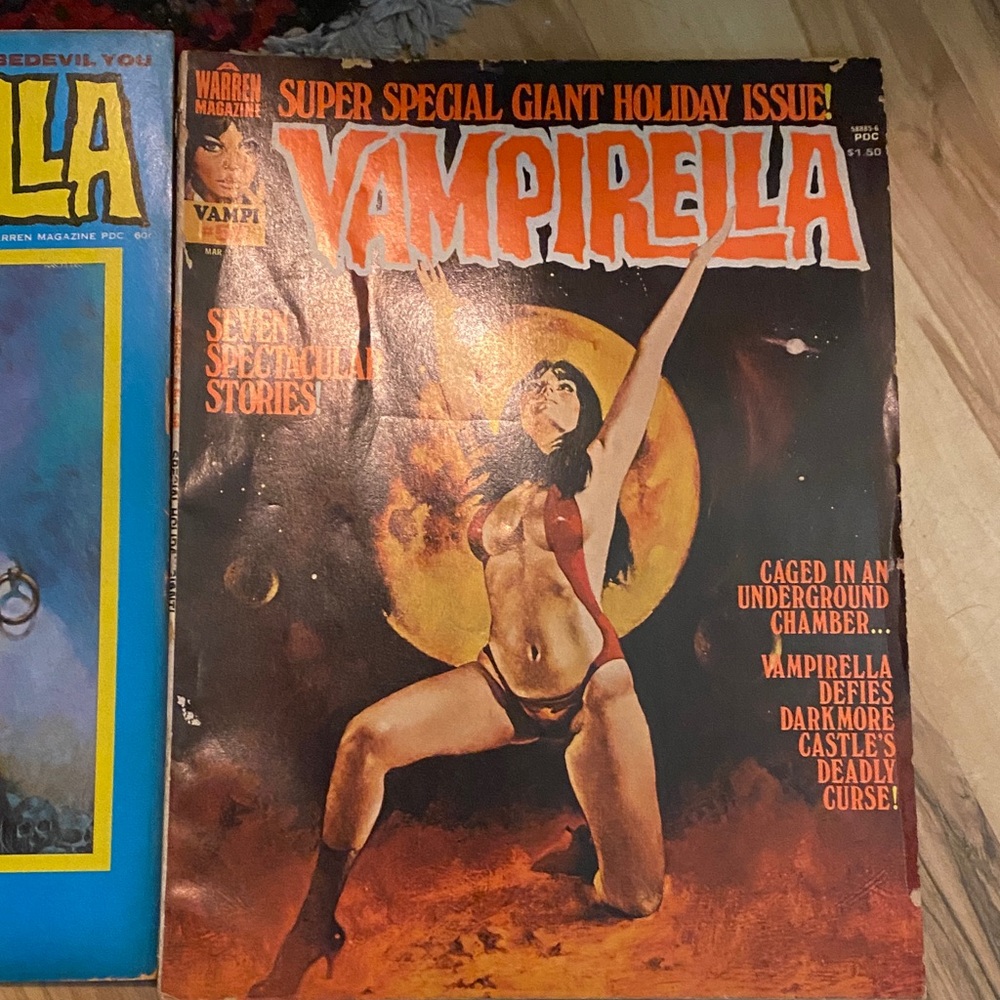 Vampirella Comic Book Collection - Multicolor - Picture 5 of 10